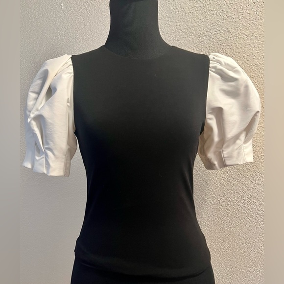 Alice + Olivia Tops - alice + olivia
Aubrey Puff Sleeve Crop Top